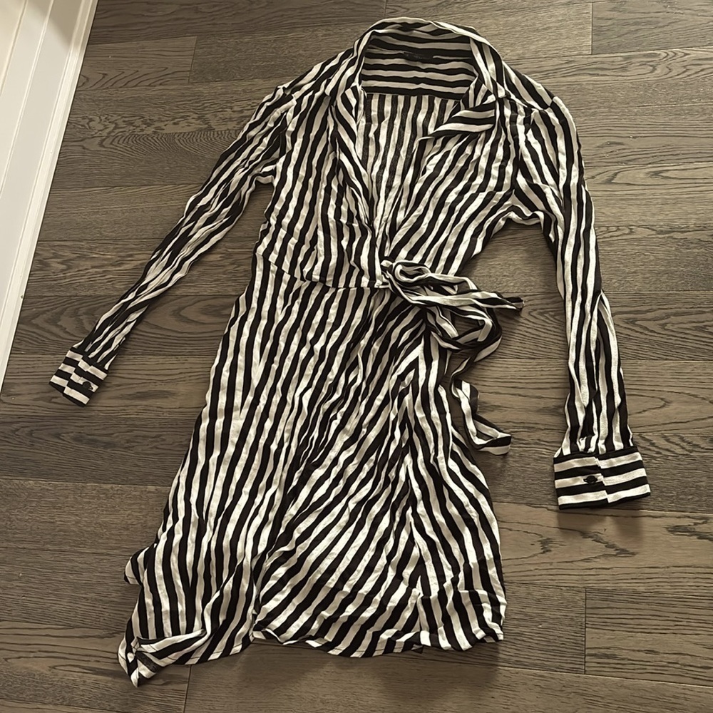 Top shop black white striped wrap long sleeve cocktail dress Sz 4